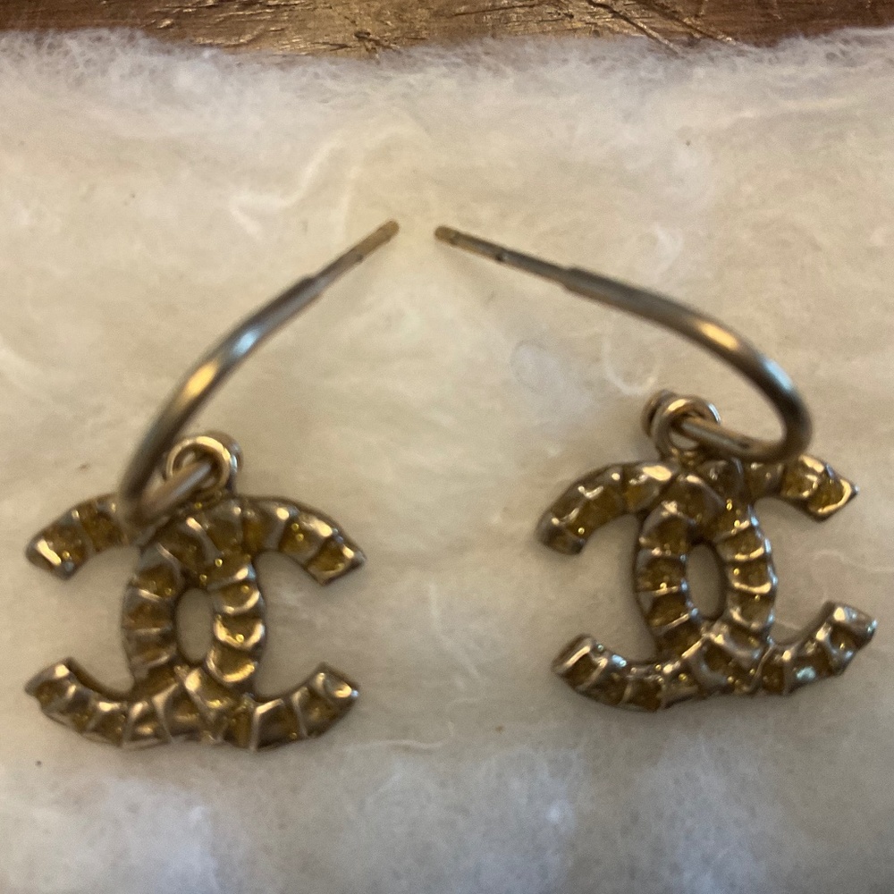 CHANEL Gold CC Logo Drop Earrings